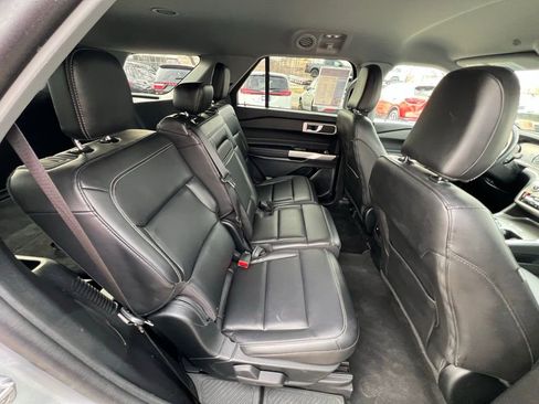 Used 2023 Ford Explorer XLT w/ Equipment Group 202A AWD/4WD image 26