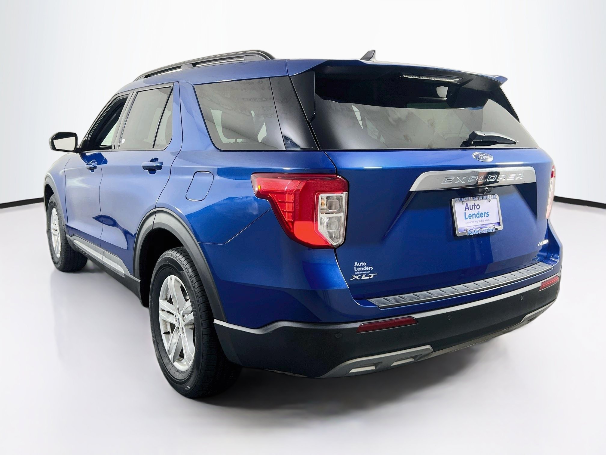 Used 2022 Ford Explorer XLT w/ Equipment Group 202A AWD/4WD image 7
