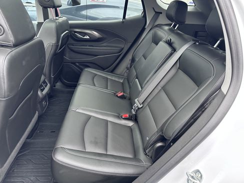 Used 2024 GMC Terrain SLT w/ Infotainment Package II image 10