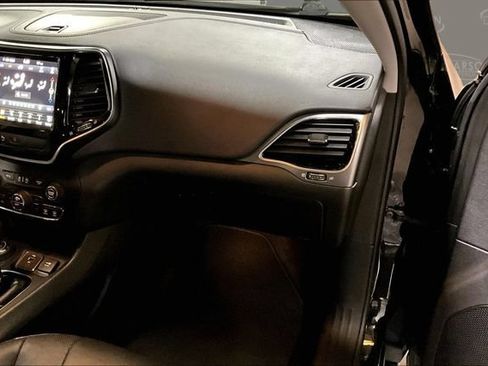 Used 2019 Jeep Cherokee Limited AWD/4WD image 33