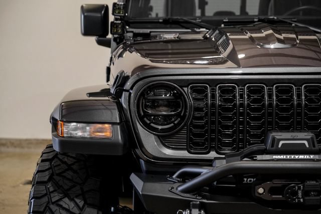 Used 2025 Jeep Gladiator Sport AWD/4WD image 3