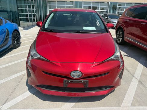 Used 2016 Toyota Prius Three w/ Advanced Technology Package FWD image 2