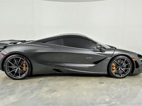 Used 2019 McLaren 720S RWD image 12