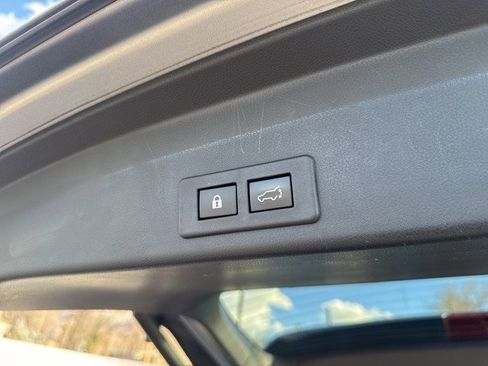 Used 2020 Subaru Ascent Limited w/ Technology Package image 16