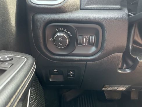 Used 2022 RAM 1500 Laramie AWD/4WD image 14