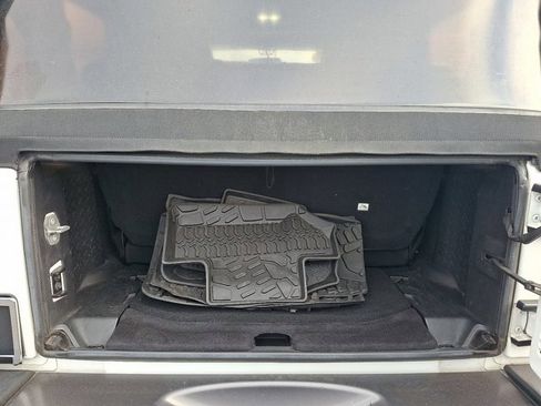 Used 2016 Jeep Wrangler Sport image 27