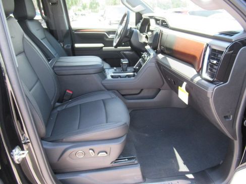 New 2026 GMC Sierra 1500 Denali w/ Denali Reserve Package AWD/4WD image 13