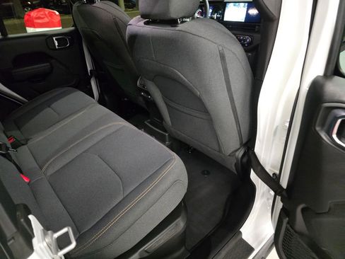 Used 2025 Jeep Wrangler Sport S image 35