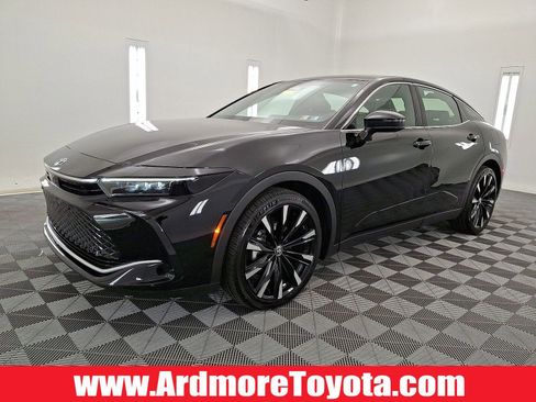 Used 2024 Toyota Crown Platinum image 1