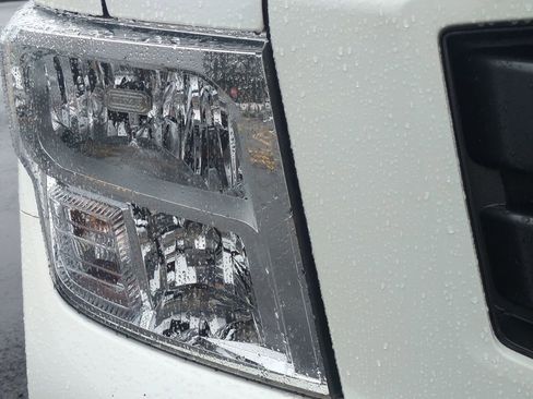 Used 2024 Nissan Titan SV w/ Accessory Utility Package image 10