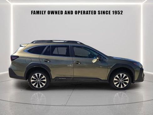 Certified 2025 Subaru Outback Limited w/ Tech Package 3 AWD/4WD image 2