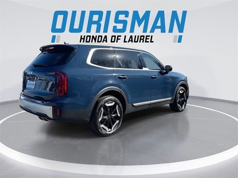 Used 2024 Kia Telluride S w/ S Sunroof Package image 8