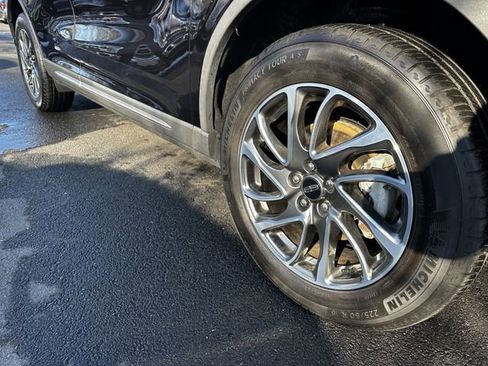 Certified 2022 Lincoln Corsair AWD w/ Equipment Group 101A image 11