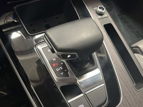 Used 2024 Audi Q5 2.0T Premium w/ Convenience Package image 23