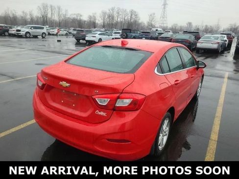 Used 2017 Chevrolet Cruze LT w/ Convenience Package image 3