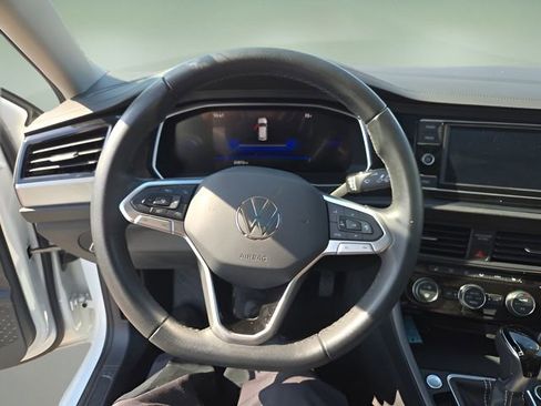 Used 2024 Volkswagen Jetta SE w/ Panoramic Sunroof Package image 14