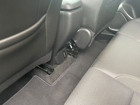 Used 2025 Buick Encore GX Preferred image 23