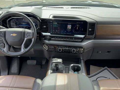 Used 2023 Chevrolet Silverado 1500 High Country AWD/4WD image 15