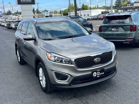 Used 2016 Kia Sorento FWD w/ LX Convenience Package image 5