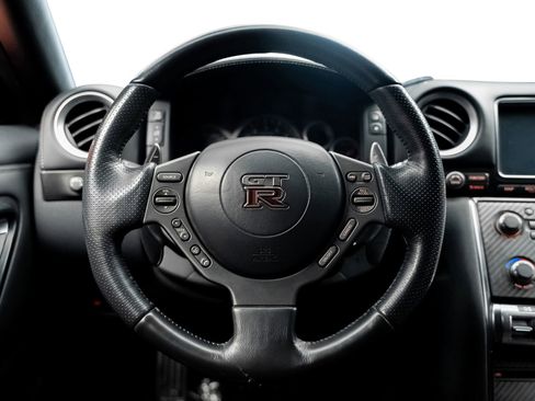 Used 2015 Nissan GT-R Premium AWD/4WD image 4