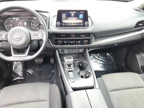 Used 2024 Nissan Rogue SV image 28