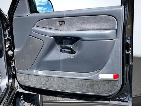 Used 2002 Chevrolet Silverado 2500 LS image 21