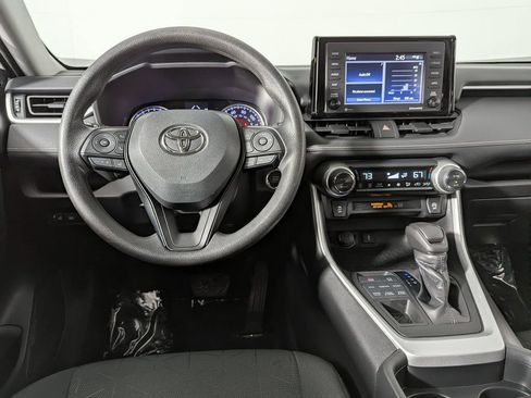 Used 2021 Toyota RAV4 XLE image 18