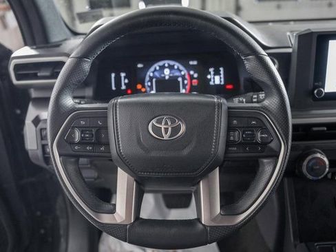 Used 2025 Toyota 4Runner SR5 image 32