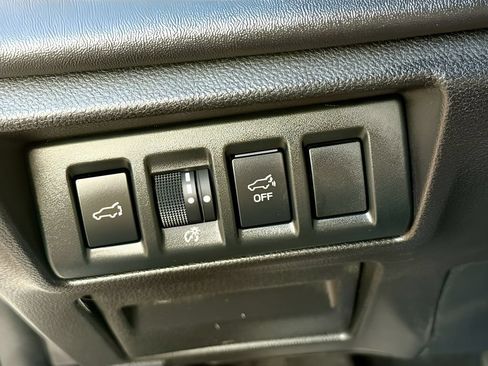 Used 2025 Subaru Outback Limited AWD/4WD image 10