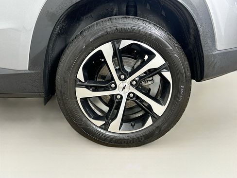 Used 2024 Chevrolet Trax RS FWD image 11