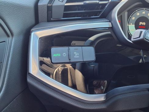 Used 2025 Audi Q3 2.0T Premium image 18