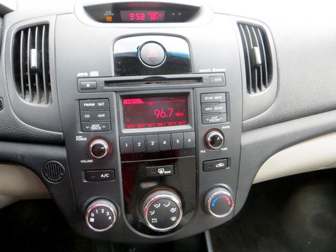 Used 2012 Chevrolet Cruze LTZ w/ RS Package image 11