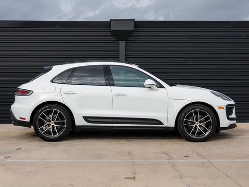 Certified 2024 Porsche Macan image 8