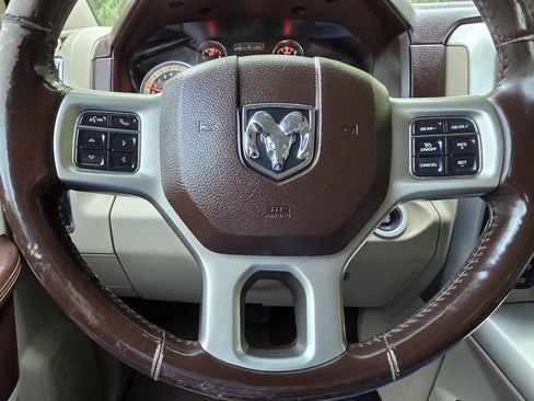 Used 2018 RAM 1500 Laramie w/ Convenience Group AWD/4WD image 19