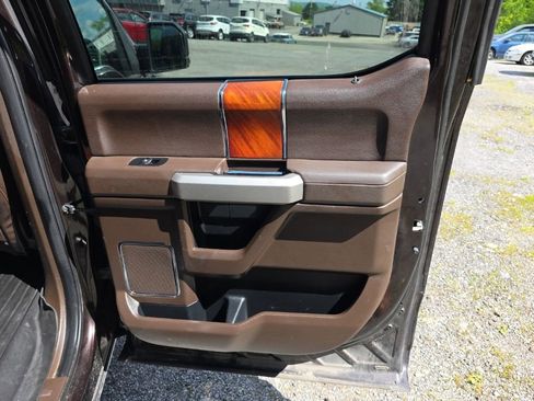Used 2018 Ford F150 King Ranch w/ Equipment Group 601A Luxury AWD/4WD image 33