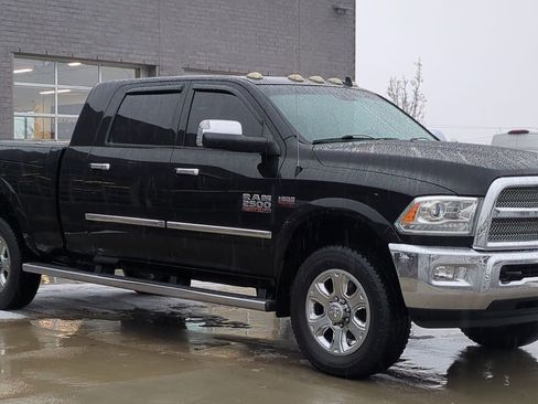 Used 2015 RAM 2500 Limited image 9