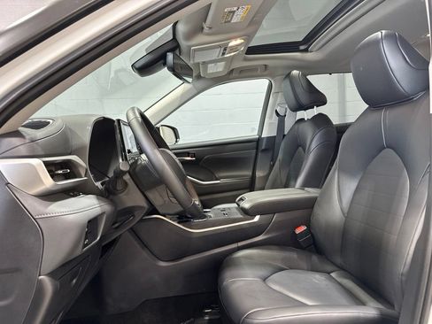 Certified 2026 Toyota Highlander XLE AWD/4WD image 13