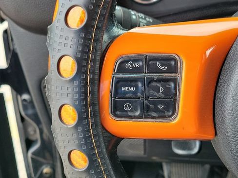 Used 2011 Jeep Wrangler Unlimited Sahara w/ Connectivity Group AWD/4WD image 9