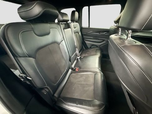 Used 2023 Jeep Grand Cherokee Altitude RWD image 27