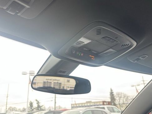 Certified 2022 Chevrolet Traverse LT image 29