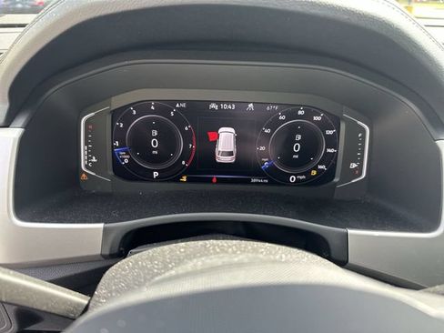 Used 2023 Volkswagen Atlas SE w/ Panoramic Sunroof Package AWD/4WD image 12