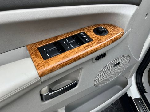 Used 2010 Jeep Grand Cherokee Limited w/ Trailer Tow Group IV image 14