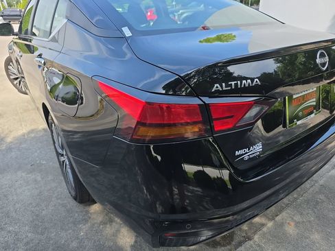 Used 2025 Nissan Altima 2.5 SV FWD image 8