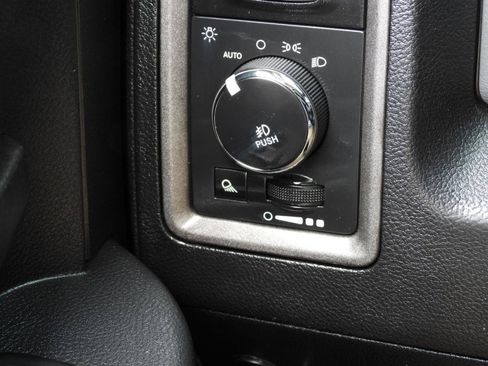 Used 2016 RAM 1500 Express AWD/4WD image 69