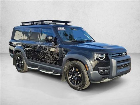 Used 2023 Land Rover Defender 130 SE image 3