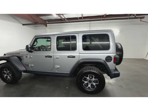 Used 2020 Jeep Wrangler Unlimited Rubicon w/ Cold Weather Group AWD/4WD image 6