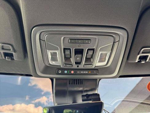 Used 2025 Chevrolet Silverado 3500 High Country w/ Technology Package AWD/4WD image 34