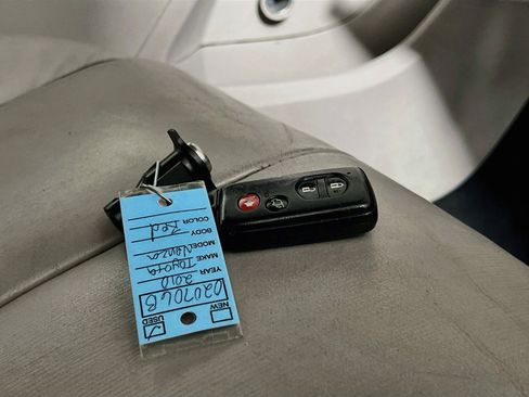 Used 2010 Toyota Venza AWD image 36
