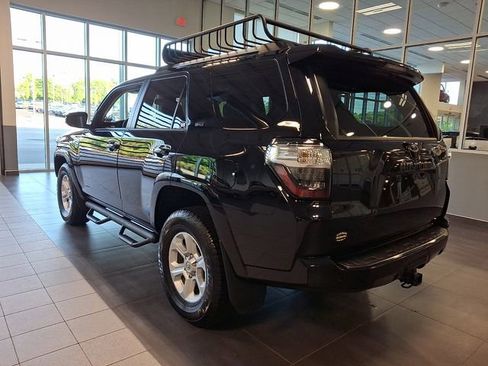 Used 2023 Toyota 4Runner SR5 Premium w/ Moonroof Package RWD image 4