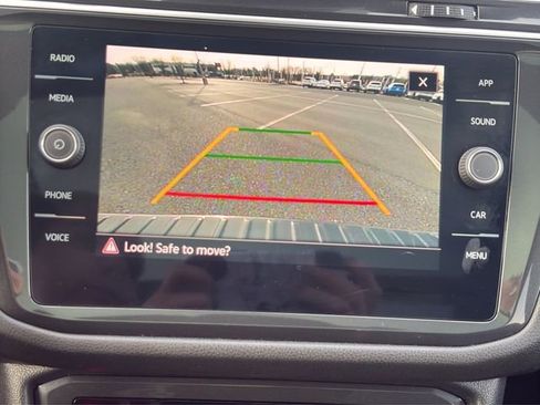 Used 2024 Volkswagen Tiguan SE R-Line image 16